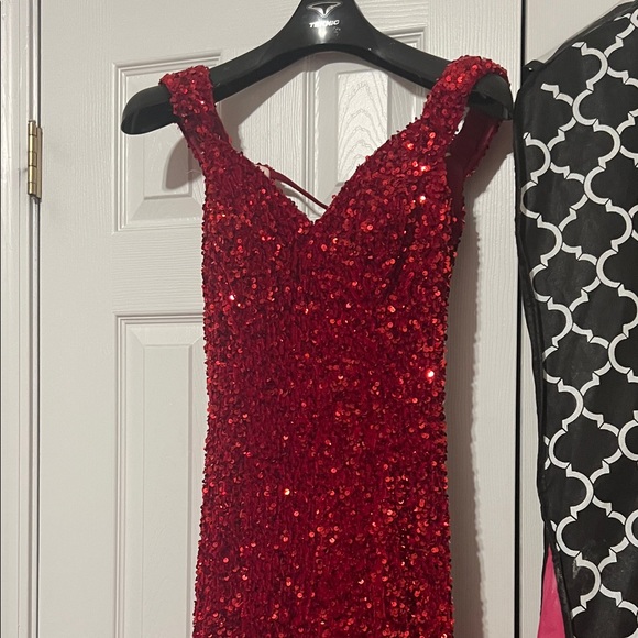 Glamorous Scarlet Sequin Evening Gown - Picture 6 of 8